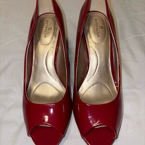 Bandolino Glossy Red Peep Toe Heels